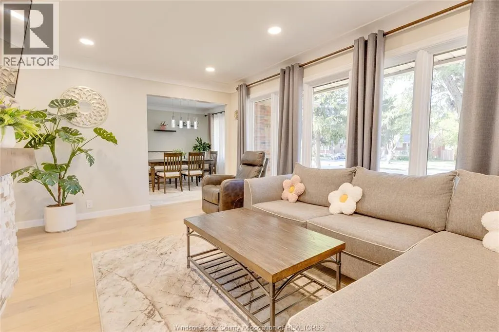4330 MOUNT ROYAL