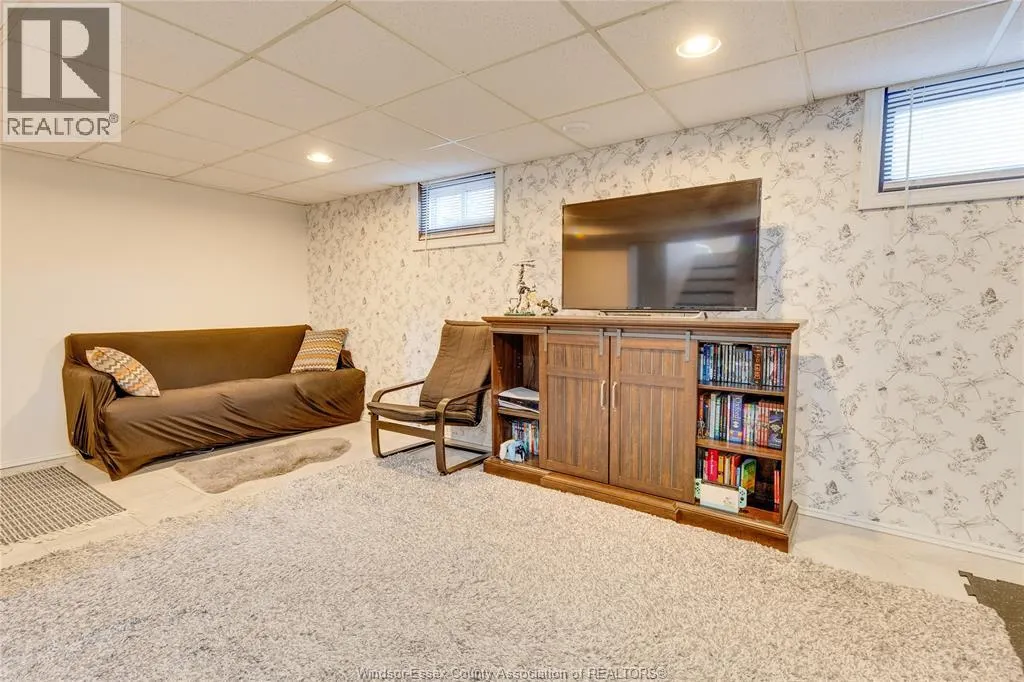 4330 MOUNT ROYAL