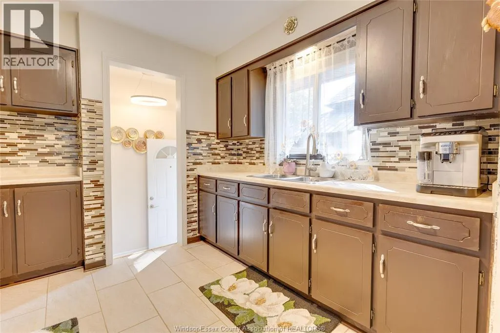 4330 MOUNT ROYAL