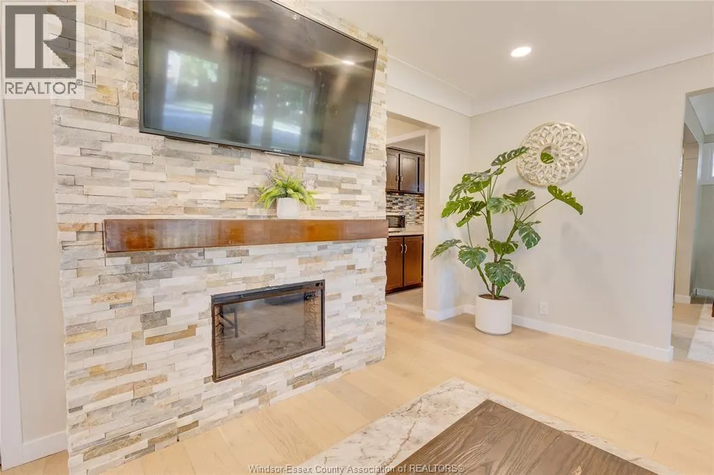 4330 MOUNT ROYAL