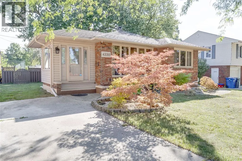 4330 MOUNT ROYAL
