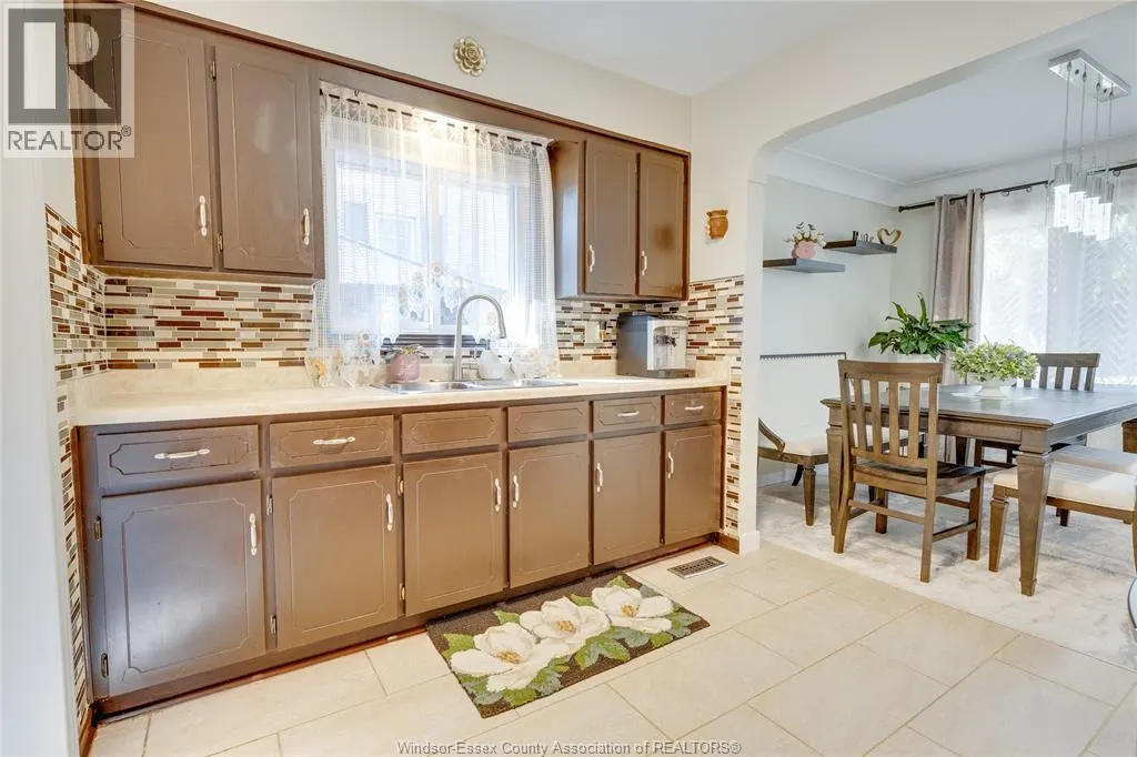 4330 MOUNT ROYAL