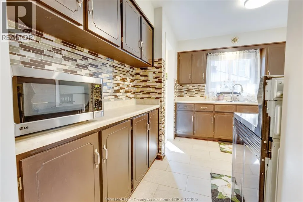 4330 MOUNT ROYAL