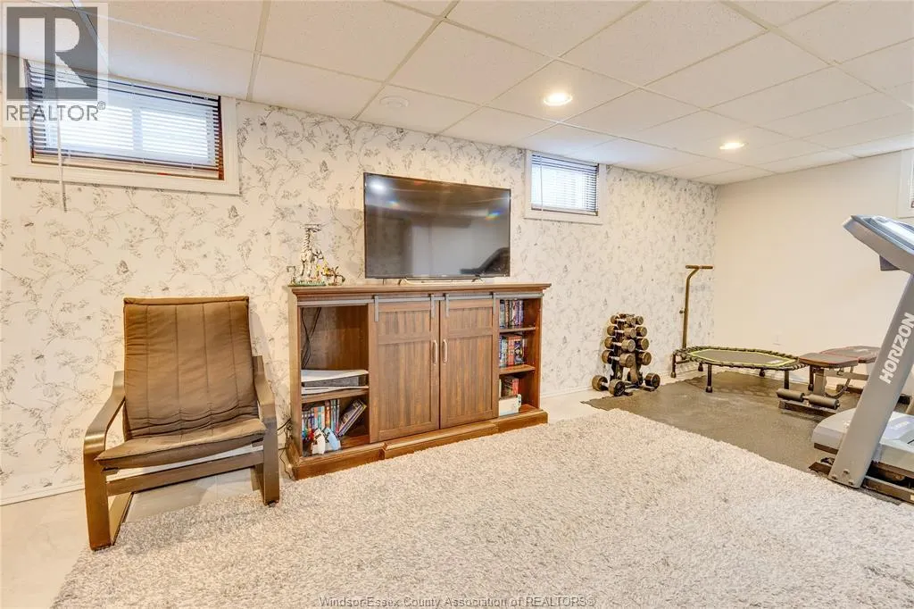 4330 MOUNT ROYAL