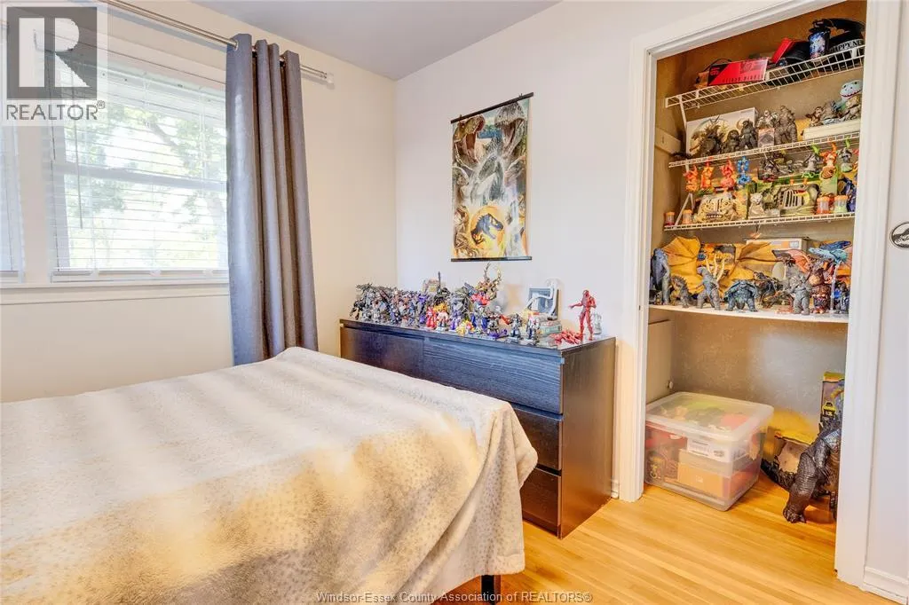 4330 MOUNT ROYAL