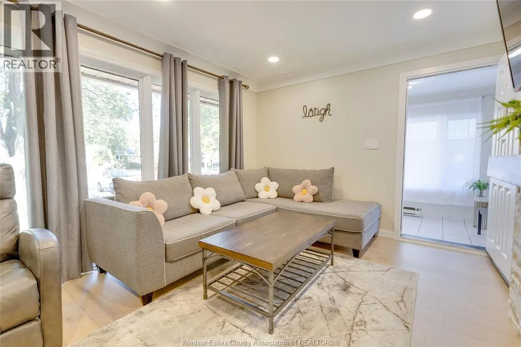 4330 MOUNT ROYAL