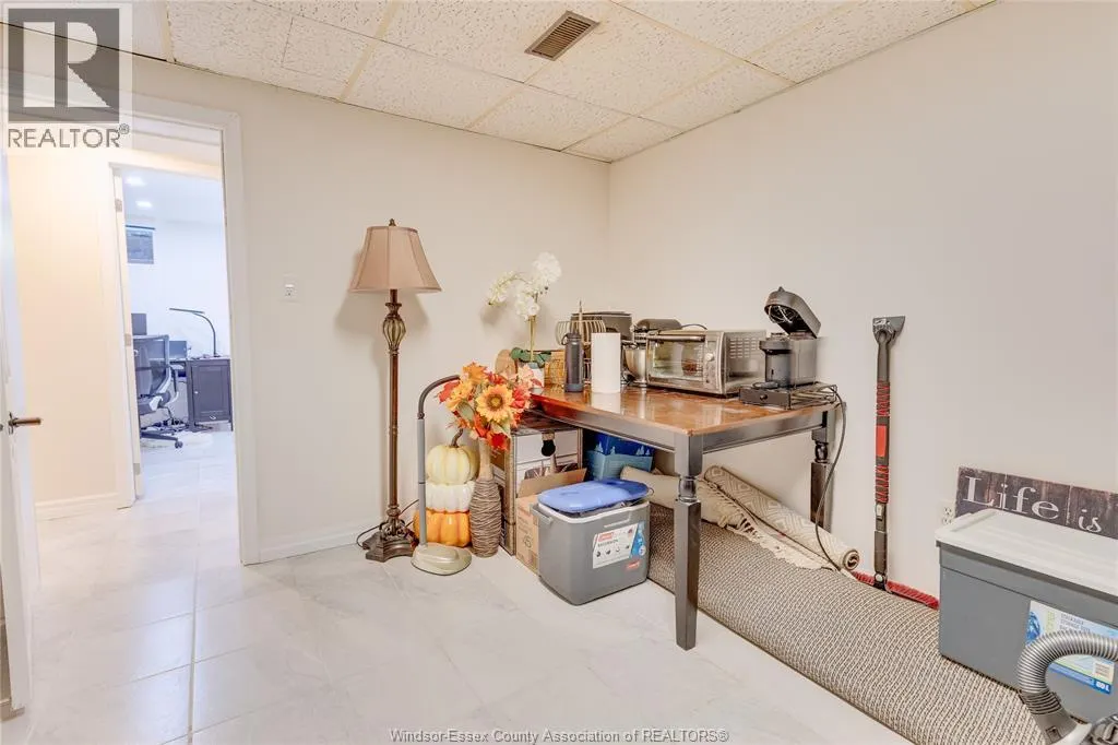 4330 MOUNT ROYAL