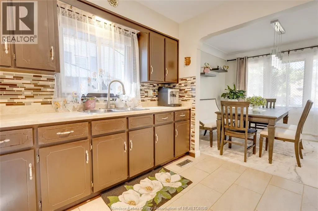 4330 MOUNT ROYAL