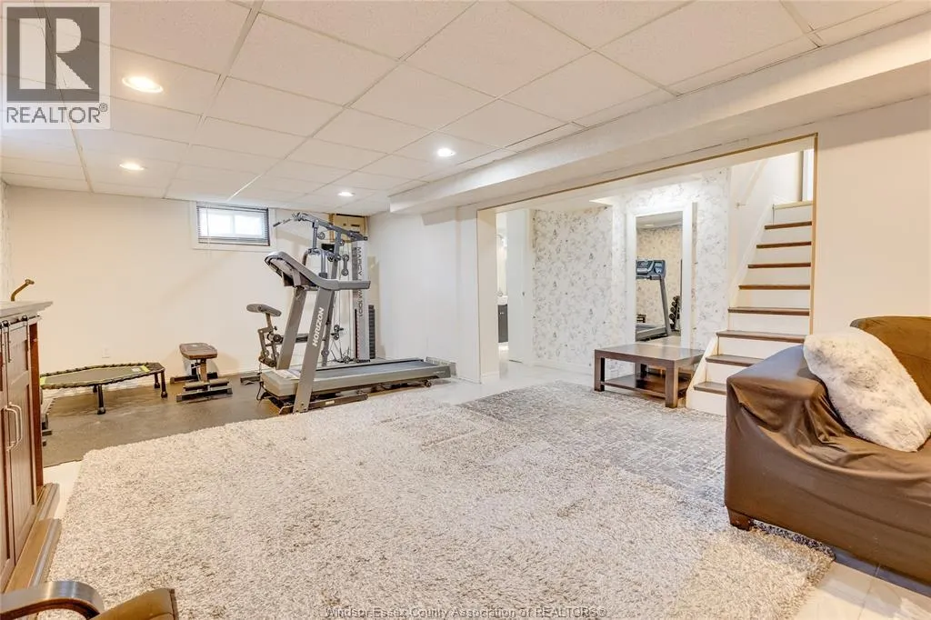4330 MOUNT ROYAL