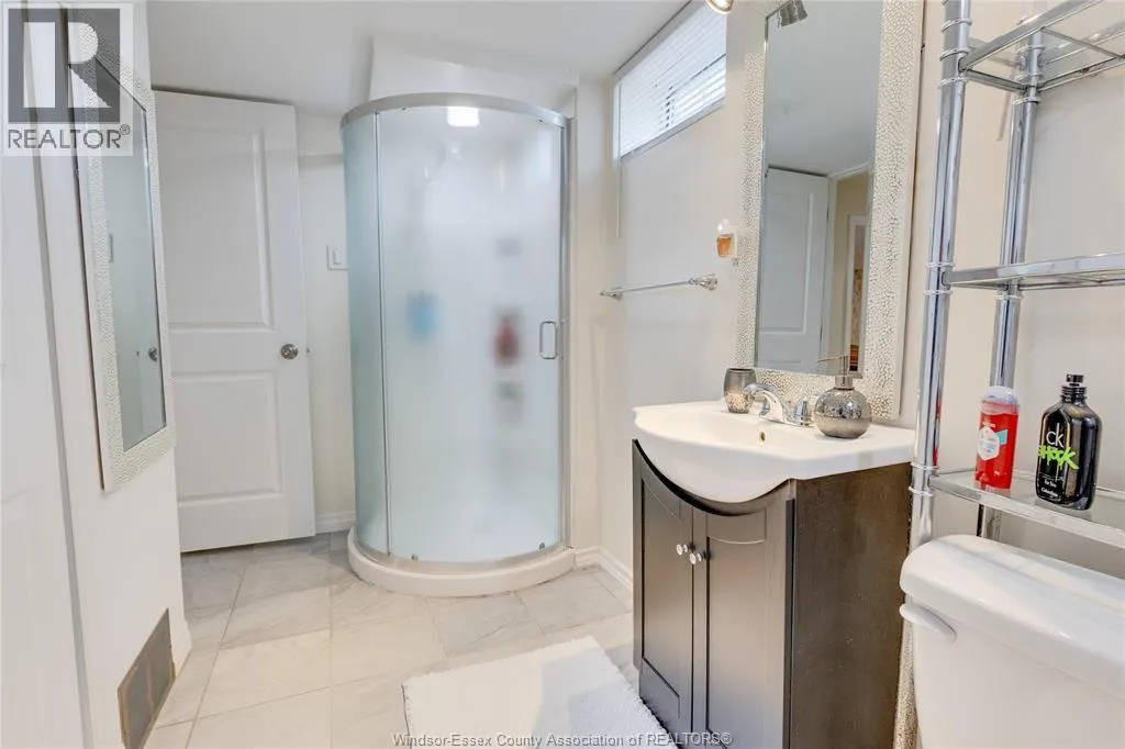 4330 MOUNT ROYAL