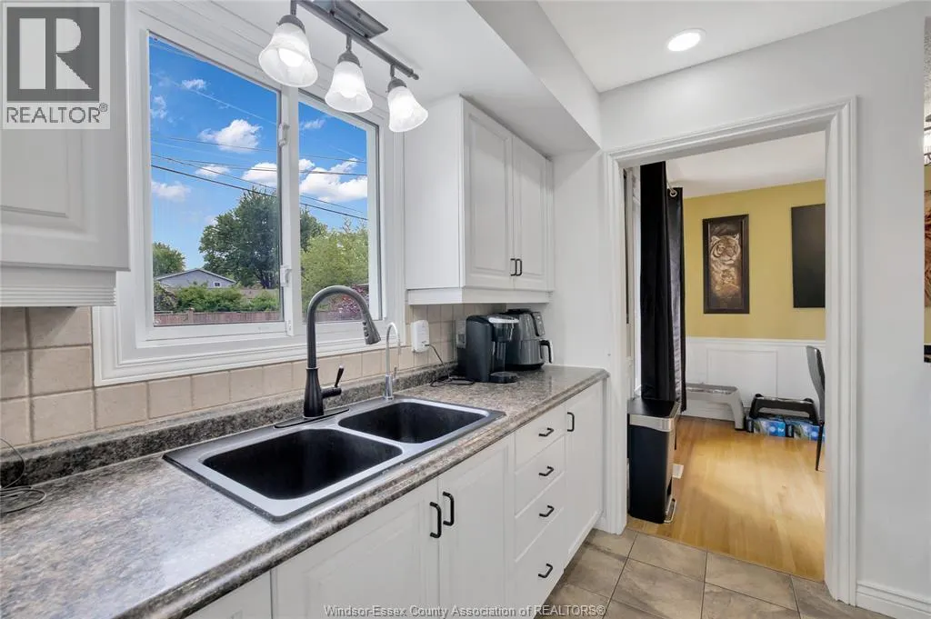 3990 MYRTLE