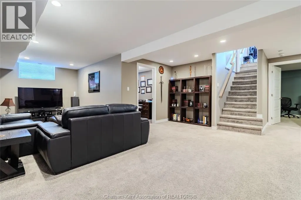 59 GREGORY DRIVE East