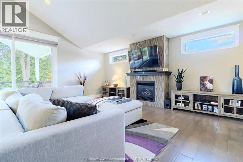 59 GREGORY DRIVE East