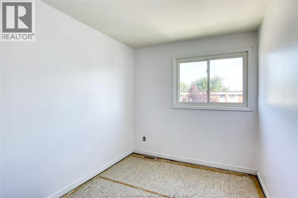 341 VICTORIA STREET Unit# 14