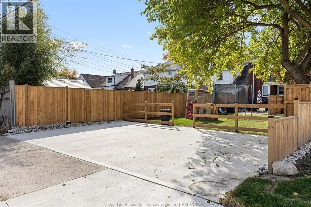 1402 PIERRE