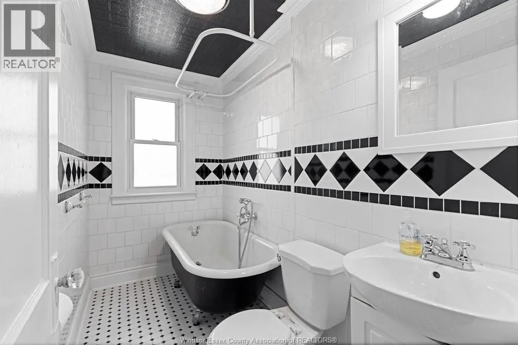 1402 PIERRE