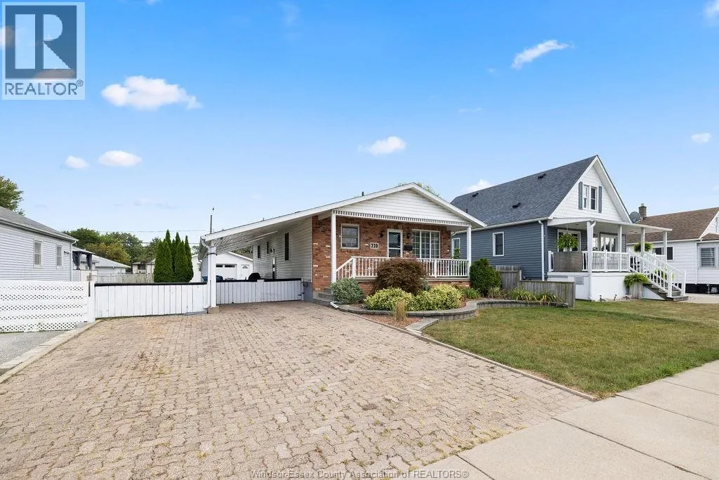 720 ST. PIERRE