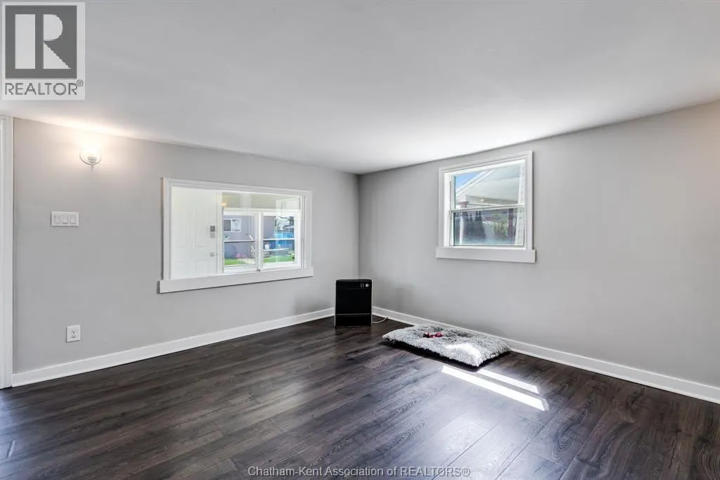 32 Degge STREET