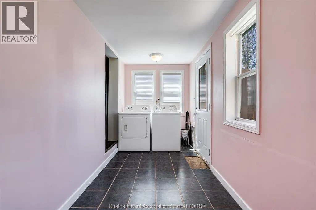 32 Degge STREET