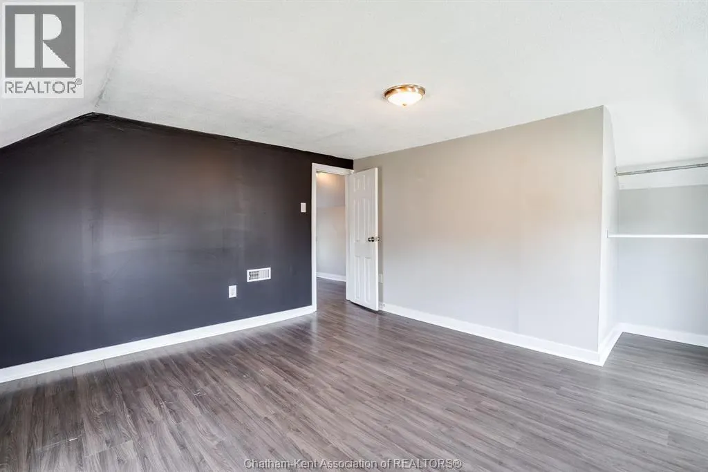 32 Degge STREET