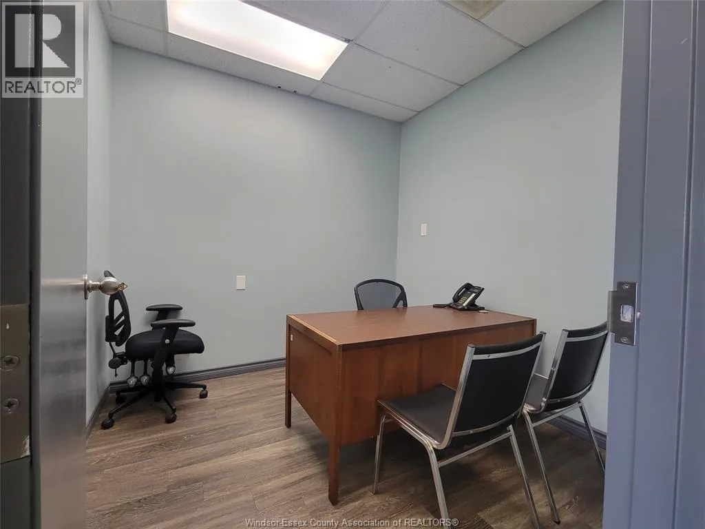 20 QUEEN STREET South Unit# 2