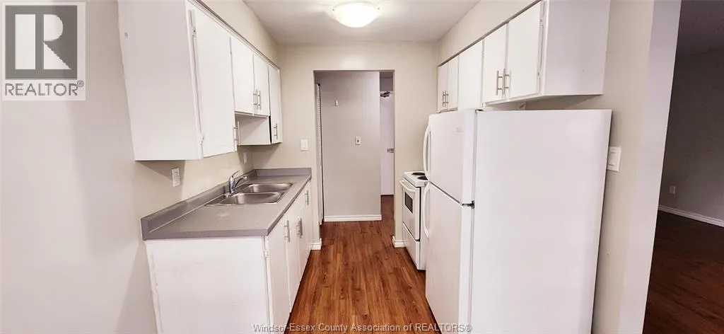 3900 WYANDOTTE STREET East Unit# 117