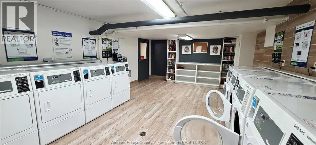 3900 WYANDOTTE STREET East Unit# 117