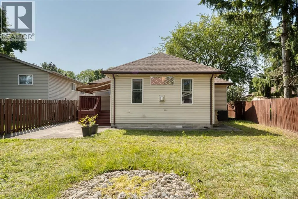 208 RAMBLEWOOD DRIVE