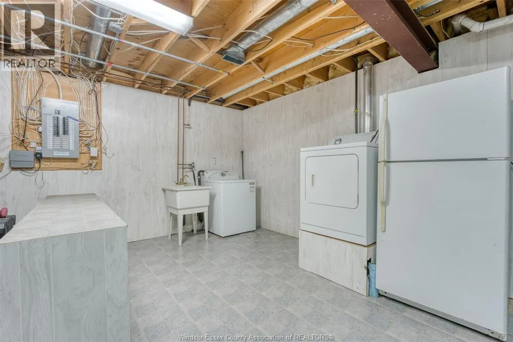 208 RAMBLEWOOD DRIVE
