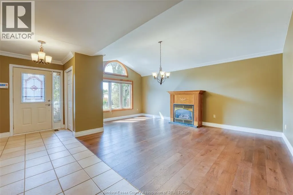 208 RAMBLEWOOD DRIVE