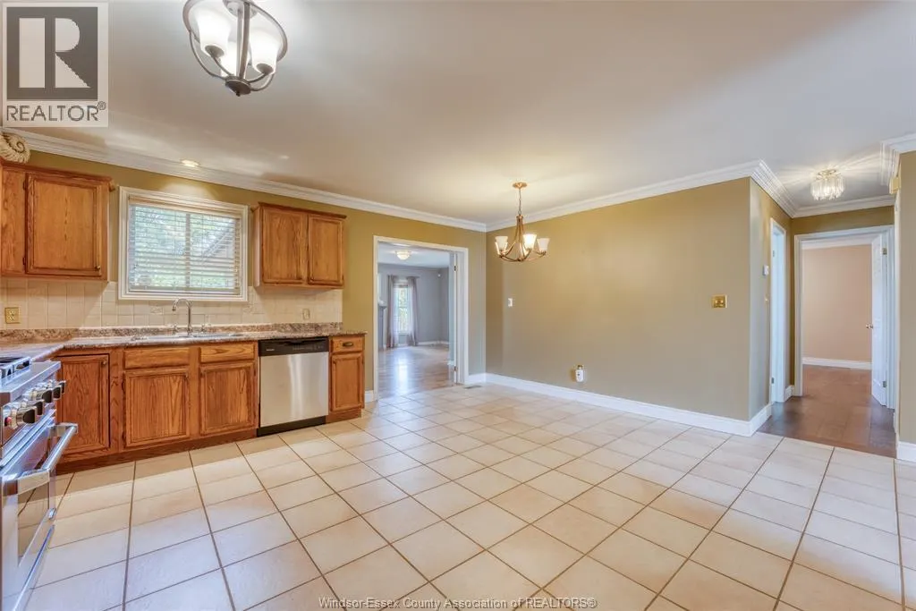 208 RAMBLEWOOD DRIVE