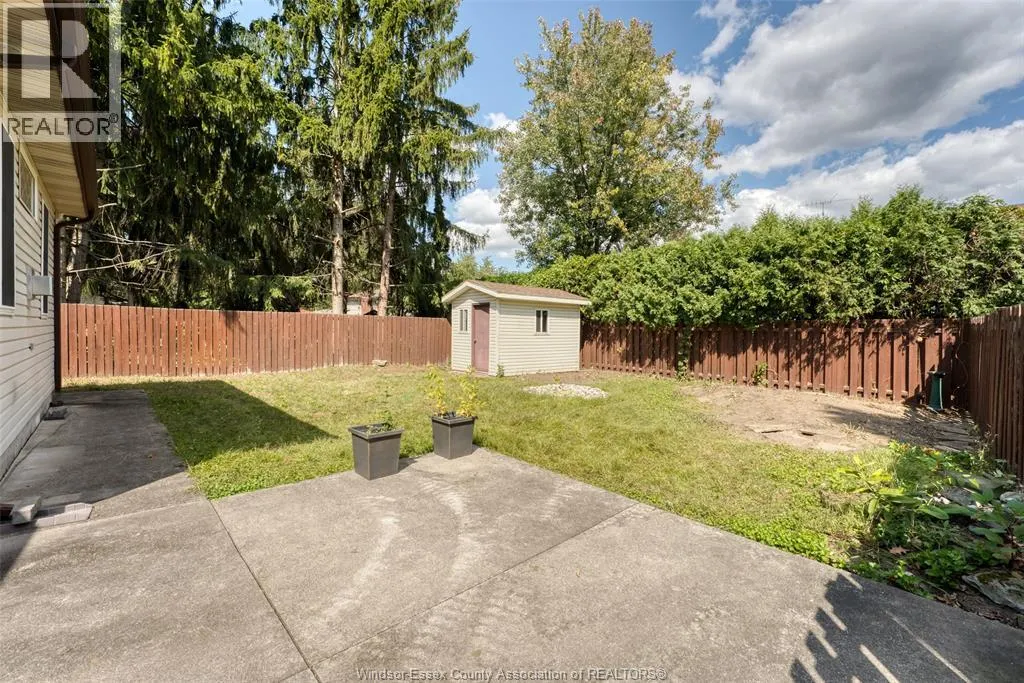 208 RAMBLEWOOD DRIVE