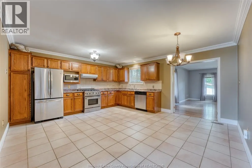 208 RAMBLEWOOD DRIVE