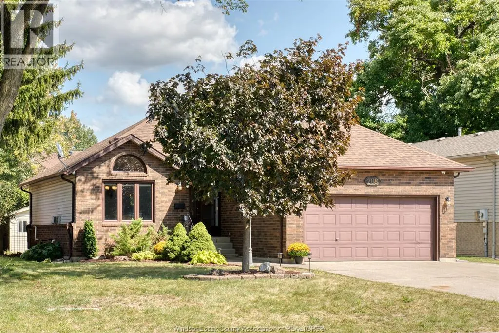 208 RAMBLEWOOD DRIVE