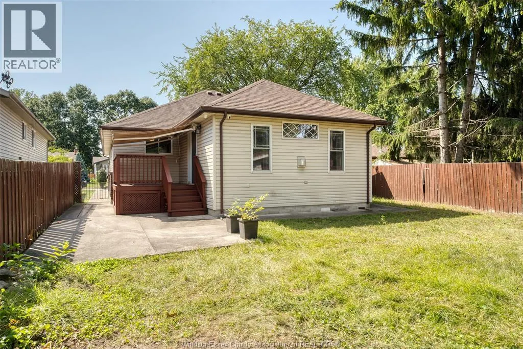 208 RAMBLEWOOD DRIVE