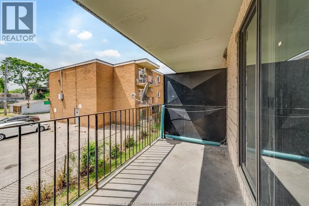 3355 SANDWICH STREET Unit# 207