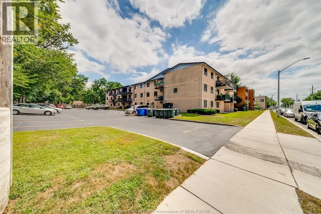 3355 SANDWICH STREET Unit# 207