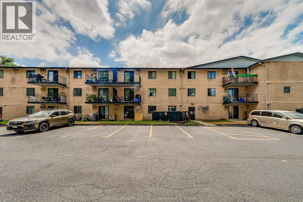 3355 SANDWICH STREET Unit# 207