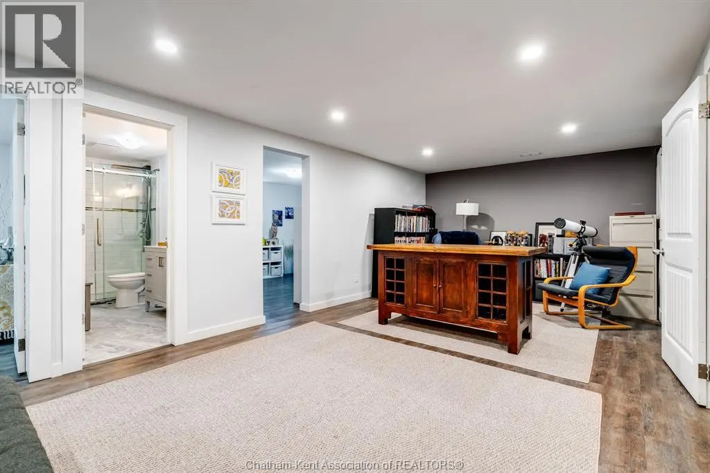 42 Bruinsma AVENUE