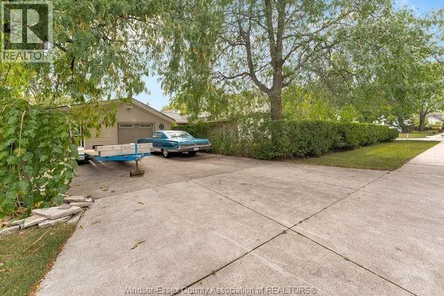 910 JEFFERSON BOULEVARD