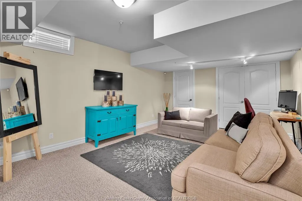 71 RED OAK CRESCENT