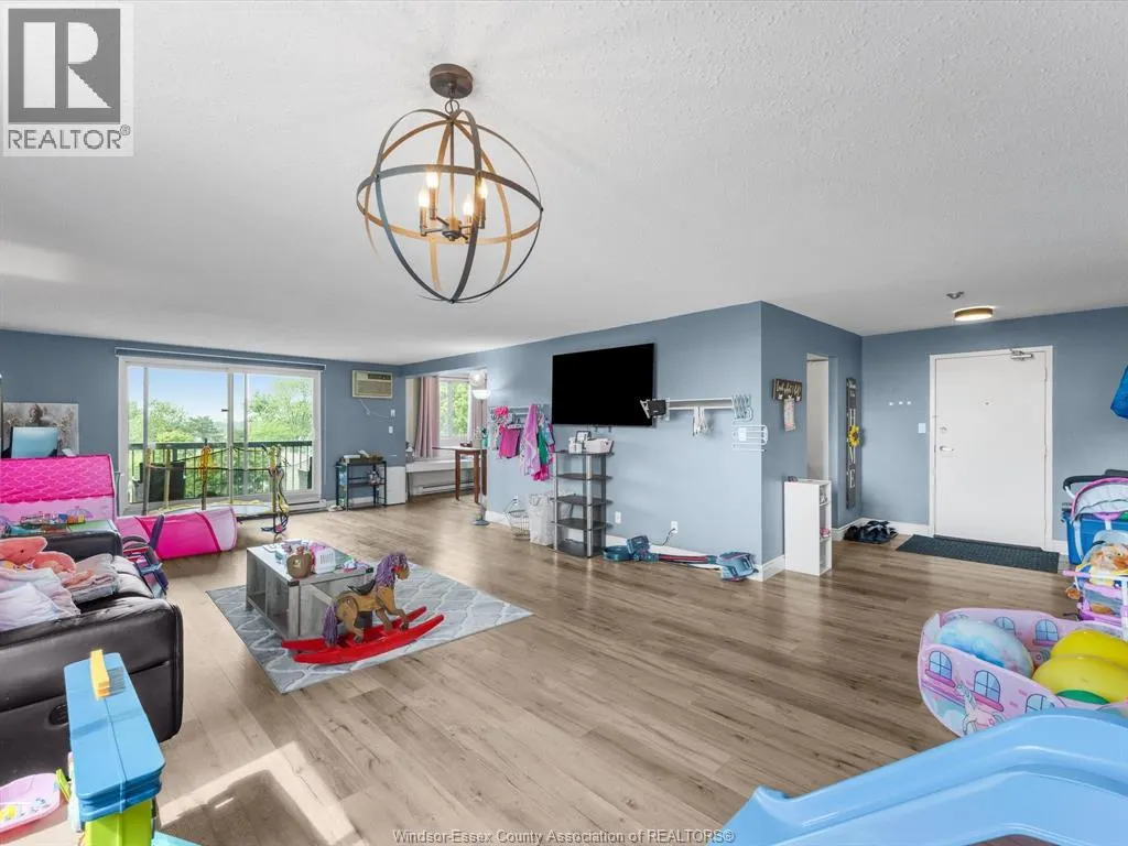 3936 Wyandotte STREET East Unit# 503