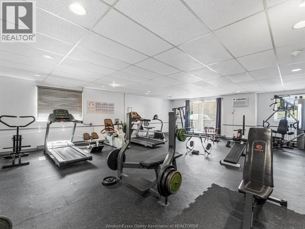 3936 Wyandotte STREET East Unit# 503