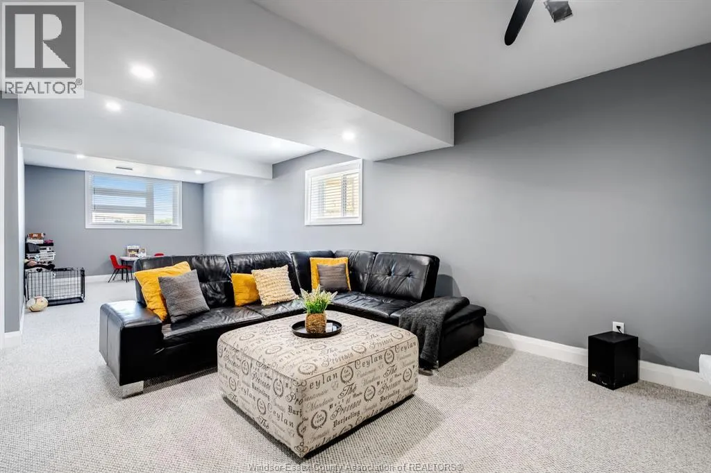 13 Hawthorne CRESCENT