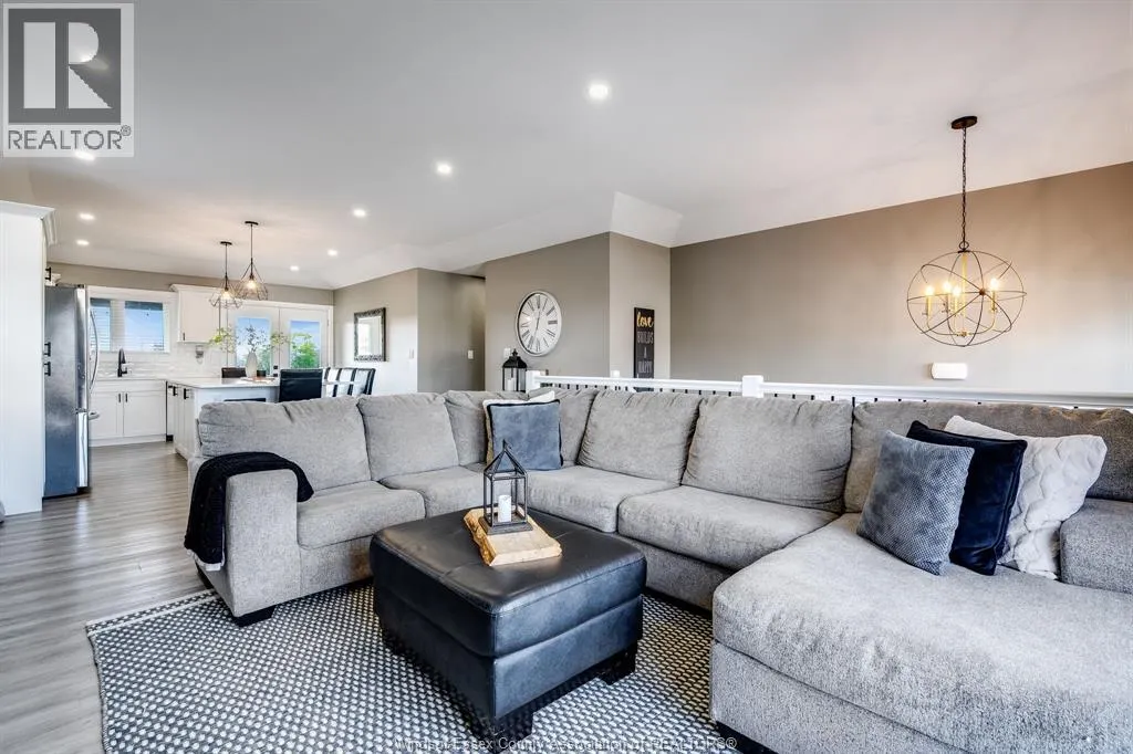 13 Hawthorne CRESCENT