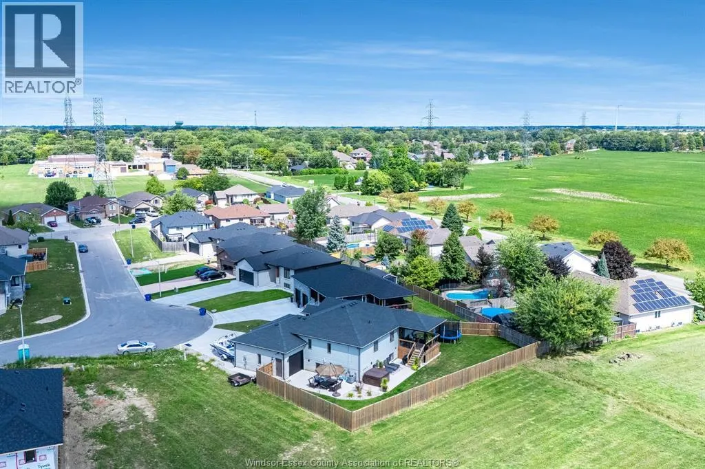 13 Hawthorne CRESCENT
