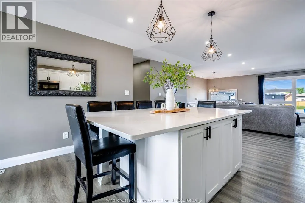 13 Hawthorne CRESCENT
