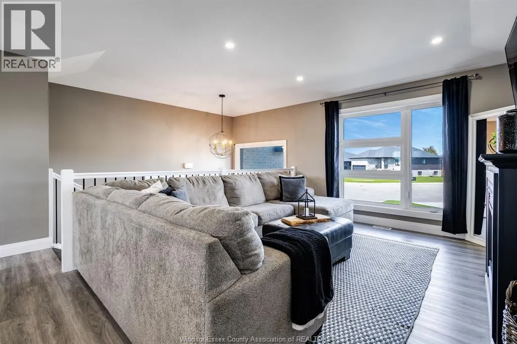 13 Hawthorne CRESCENT