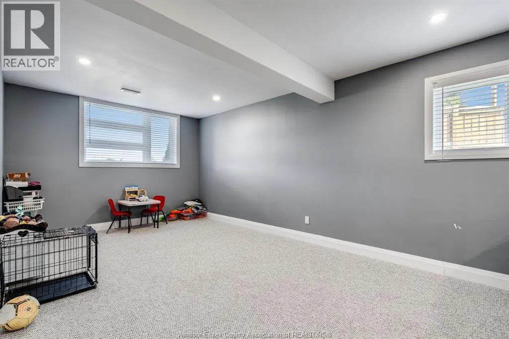 13 Hawthorne CRESCENT