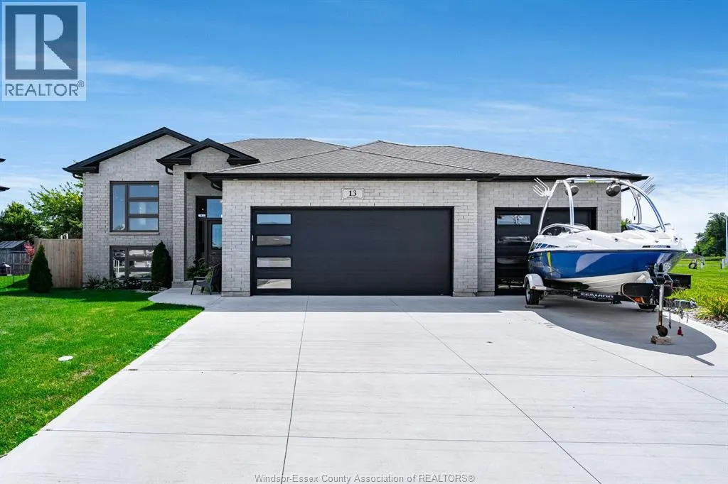 13 Hawthorne CRESCENT